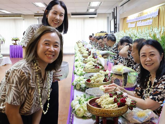 ม.พะเยา จัดพิธีสระเกล้าดำหัวนายกสภามหาวิทยาลัยและกรรมการสภาผู้ทรงคุณวุฒิ สืบสานวัฒนธรรมไทยในเทศกาลสงกรานต์ 2569
