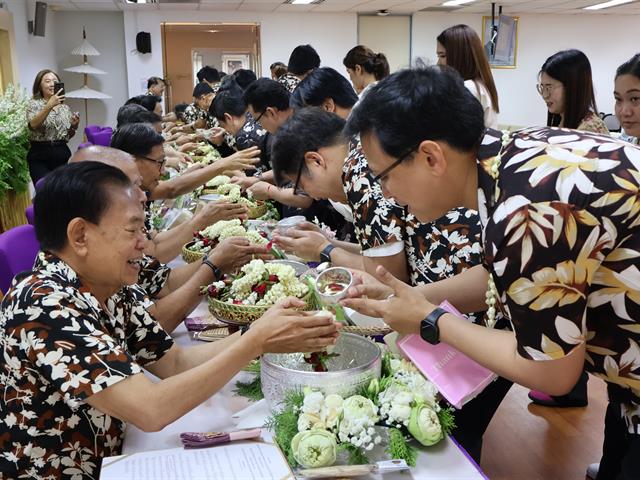 ม.พะเยา จัดพิธีสระเกล้าดำหัวนายกสภามหาวิทยาลัยและกรรมการสภาผู้ทรงคุณวุฒิ สืบสานวัฒนธรรมไทยในเทศกาลสงกรานต์ 2569