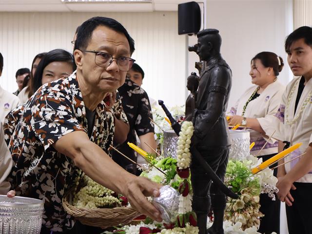 ม.พะเยา จัดพิธีสระเกล้าดำหัวนายกสภามหาวิทยาลัยและกรรมการสภาผู้ทรงคุณวุฒิ สืบสานวัฒนธรรมไทยในเทศกาลสงกรานต์ 2569