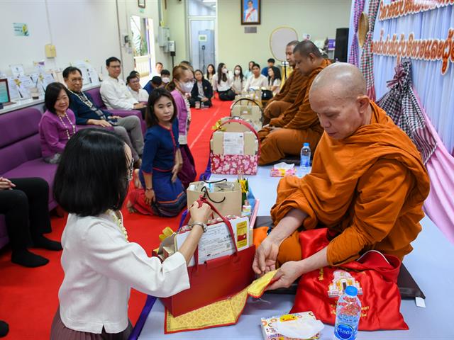 วิทยาลัยการศึกษา ดำเนินโครงการสืบสานประเพณีสงกรานต์ รดน้ำดำหัวผู้อาวุโสเพื่อเสริมสร้างความเกื้อกูลในองค์กร ประจำปี ๒๕๖๙