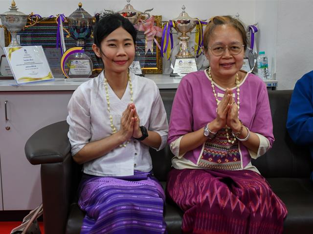 วิทยาลัยการศึกษา ดำเนินโครงการสืบสานประเพณีสงกรานต์ รดน้ำดำหัวผู้อาวุโสเพื่อเสริมสร้างความเกื้อกูลในองค์กร ประจำปี ๒๕๖๙