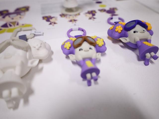 วิทยาเขตเชียงราย มอบฝาขวดน้ำพลาสติกเพื่อแปรรูปเป็นผลิตภัณฑ์รีไซเคิล