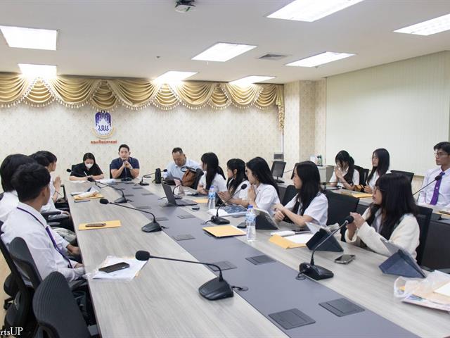 ผู้บริหารและนิสิตโครงการสหกิจศึกษาต่างประเทศ คณะศิลปศาสตร์ เข้าพบอธิการบดีเพื่อรายงานผลการดำเนินงาน ประจำปีการศึกษา 2569