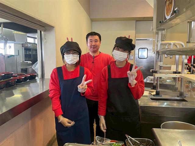 ผู้บริหารและนิสิตโครงการสหกิจศึกษาต่างประเทศ คณะศิลปศาสตร์ เข้าพบอธิการบดีเพื่อรายงานผลการดำเนินงาน ประจำปีการศึกษา 2569