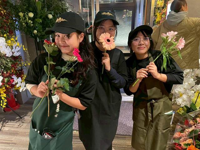 ผู้บริหารและนิสิตโครงการสหกิจศึกษาต่างประเทศ คณะศิลปศาสตร์ เข้าพบอธิการบดีเพื่อรายงานผลการดำเนินงาน ประจำปีการศึกษา 2569