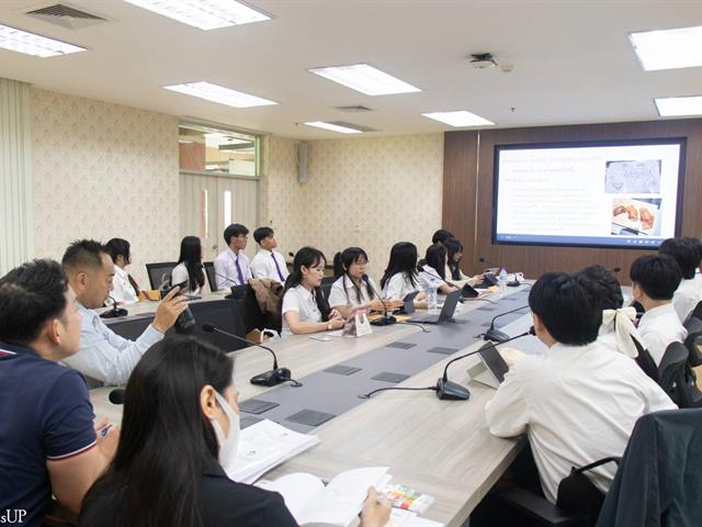 ผู้บริหารและนิสิตโครงการสหกิจศึกษาต่างประเทศ คณะศิลปศาสตร์ เข้าพบอธิการบดีเพื่อรายงานผลการดำเนินงาน ประจำปีการศึกษา 2569