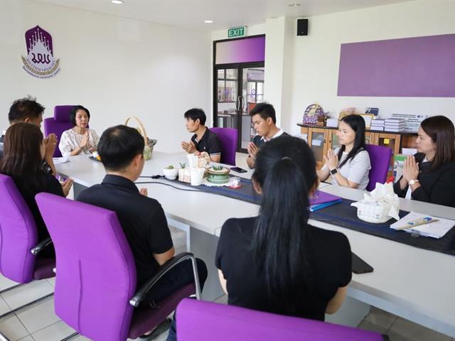 บุคลากรวิทยาเขตเชียงรายร่วมจัดพิธีสระเกล้าดำหัวผู้อำนวยการอย่างพร้อมเพรียง