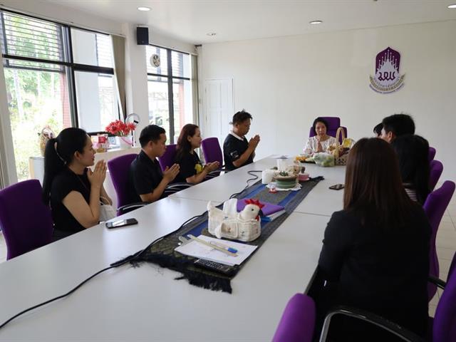 บุคลากรวิทยาเขตเชียงรายร่วมจัดพิธีสระเกล้าดำหัวผู้อำนวยการอย่างพร้อมเพรียง