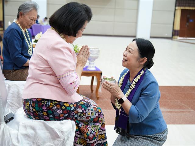 คณะทันตแพทยศาสตร์ มหาวิทยาลัยพะเยา เข้าร่วมพิธีสระเกล้าดำหัวอธิการบดีและผู้อาวุโส ในงาน “ประเพณีปี๋ใหม่เมือง มหาวิทยาลัยพะเยา ม.พะเยา ประจำปี 2569”