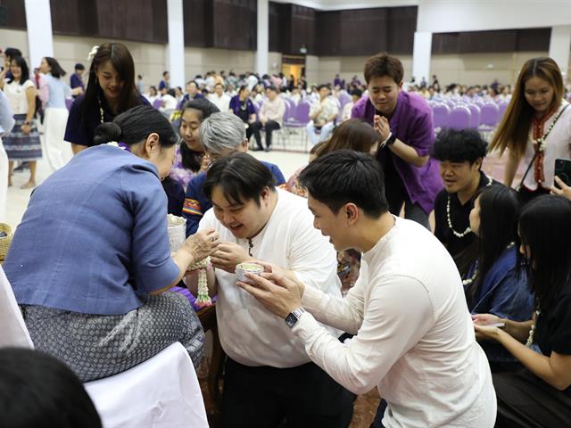 คณะทันตแพทยศาสตร์ มหาวิทยาลัยพะเยา เข้าร่วมพิธีสระเกล้าดำหัวอธิการบดีและผู้อาวุโส ในงาน “ประเพณีปี๋ใหม่เมือง มหาวิทยาลัยพะเยา ม.พะเยา ประจำปี 2569”