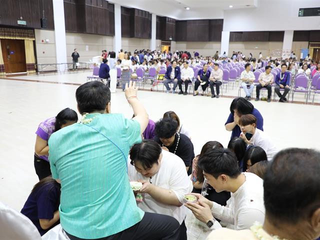 คณะทันตแพทยศาสตร์ มหาวิทยาลัยพะเยา เข้าร่วมพิธีสระเกล้าดำหัวอธิการบดีและผู้อาวุโส ในงาน “ประเพณีปี๋ใหม่เมือง มหาวิทยาลัยพะเยา ม.พะเยา ประจำปี 2569”