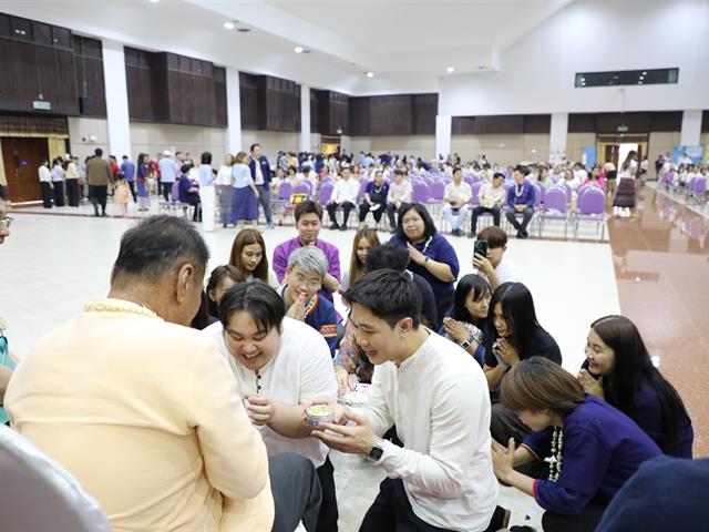 คณะทันตแพทยศาสตร์ มหาวิทยาลัยพะเยา เข้าร่วมพิธีสระเกล้าดำหัวอธิการบดีและผู้อาวุโส ในงาน “ประเพณีปี๋ใหม่เมือง มหาวิทยาลัยพะเยา ม.พะเยา ประจำปี 2569”