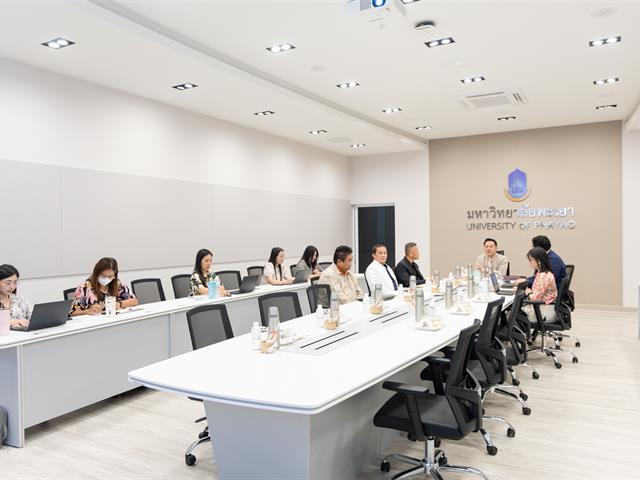 มหาวิทยาลัยพะเยา ต้อนรับคณะศึกษาดูงานจากมหาวิทยาลัยราชภัฏชัยภูมิ จัดอบรมเชิงปฏิบัติการวิเคราะห์ข้อมูล SROI และ SDG หนุนขับเคลื่อนเศรษฐกิจสร้างสรรค์