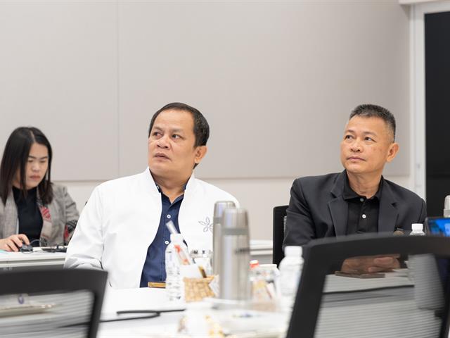 มหาวิทยาลัยพะเยา ต้อนรับคณะศึกษาดูงานจากมหาวิทยาลัยราชภัฏชัยภูมิ จัดอบรมเชิงปฏิบัติการวิเคราะห์ข้อมูล SROI และ SDG หนุนขับเคลื่อนเศรษฐกิจสร้างสรรค์