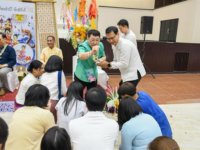 วิทยาลัยการศึกษา เข้าร่วมพิธีสระเกล้าดำหัวอธิการบดีและผู้อาวุโส เนื่องในเทศกาลสงกรานต์มหาวิทยาลัยพะเยา ประจำปี ๒๕๖๙