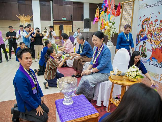 วิทยาลัยการศึกษา เข้าร่วมพิธีสระเกล้าดำหัวอธิการบดีและผู้อาวุโส เนื่องในเทศกาลสงกรานต์มหาวิทยาลัยพะเยา ประจำปี ๒๕๖๙