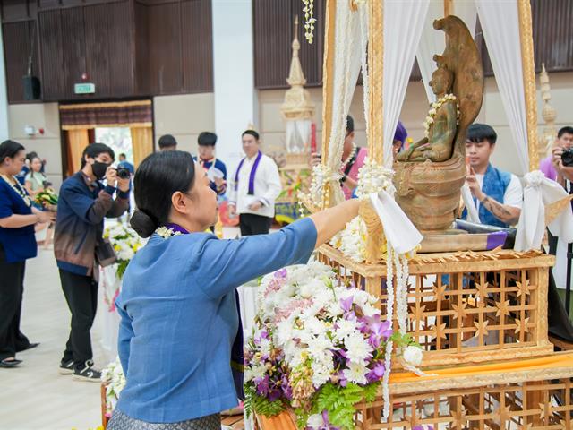 วิทยาลัยการศึกษา เข้าร่วมพิธีสระเกล้าดำหัวอธิการบดีและผู้อาวุโส เนื่องในเทศกาลสงกรานต์มหาวิทยาลัยพะเยา ประจำปี ๒๕๖๙