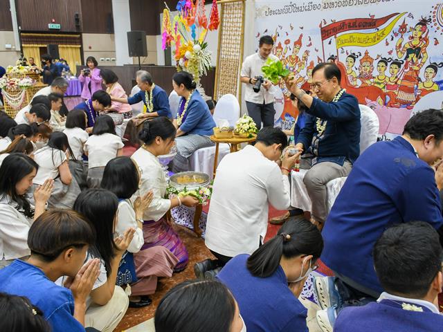 วิทยาลัยการศึกษา เข้าร่วมพิธีสระเกล้าดำหัวอธิการบดีและผู้อาวุโส เนื่องในเทศกาลสงกรานต์มหาวิทยาลัยพะเยา ประจำปี ๒๕๖๙