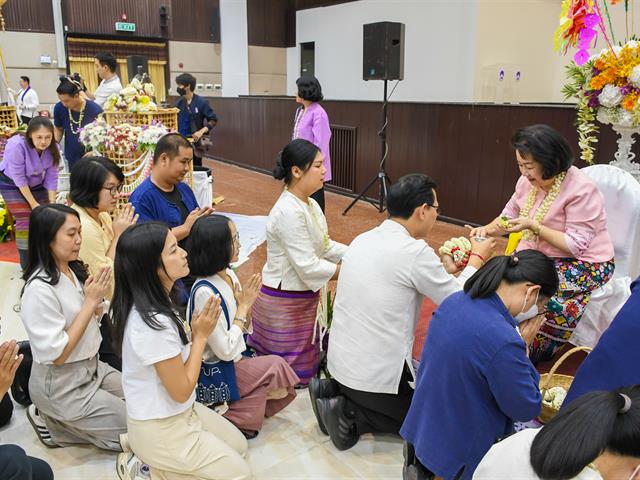 วิทยาลัยการศึกษา เข้าร่วมพิธีสระเกล้าดำหัวอธิการบดีและผู้อาวุโส เนื่องในเทศกาลสงกรานต์มหาวิทยาลัยพะเยา ประจำปี ๒๕๖๙