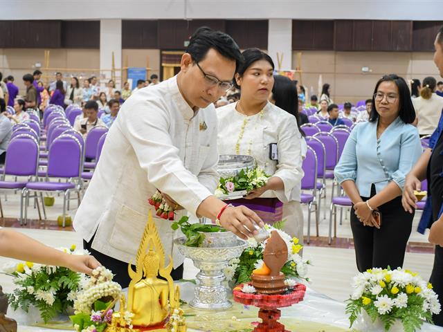 วิทยาลัยการศึกษา เข้าร่วมพิธีสระเกล้าดำหัวอธิการบดีและผู้อาวุโส เนื่องในเทศกาลสงกรานต์มหาวิทยาลัยพะเยา ประจำปี ๒๕๖๙