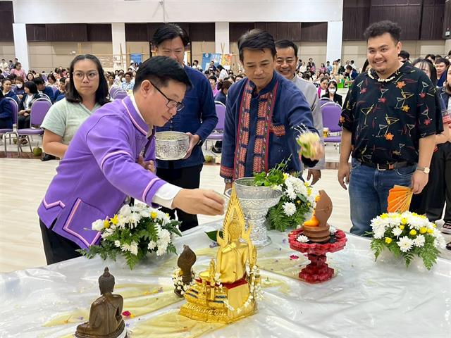 คณะสถาปัตยกรรมศาสตร์และศิลปกรรมศาสตร์ เข้าร่วมประเพณีปี๋ใหม่เมือง 