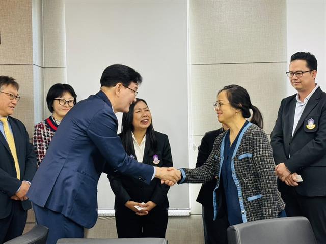 ม.พะเยา เดินหน้าสร้างเครือข่ายระดับโลก ลงนาม MOU ร่วมกับ GKNU ประเทศเกาหลีใต้ เล็งขยายความร่วมมือวิจัยไตรภาคีร่วมกับมหาวิทยาลัยในสหภาพยุโรป