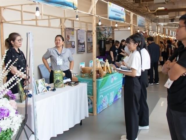 คณะศิลปศาสตร์เข้าร่วมจัดบูธนิทรรศการในงานประชุมวิชาการ อนุกรมวิธานและซิสเทมาติคส์ ในประเทศไทย ครั้งที่ 14 (TST14) จัดโดยคณะวิทยาศาสตร์ มหาวิทยาลัยพะเยา