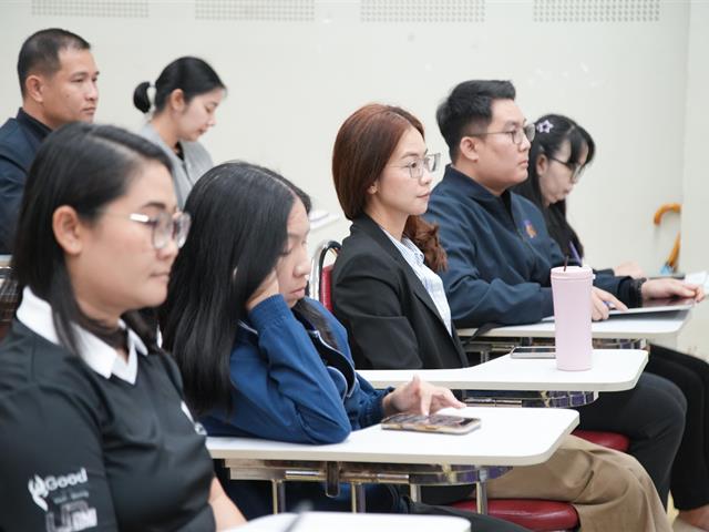 คณะรัฐศาสตร์และสังคมศาสตร์ 