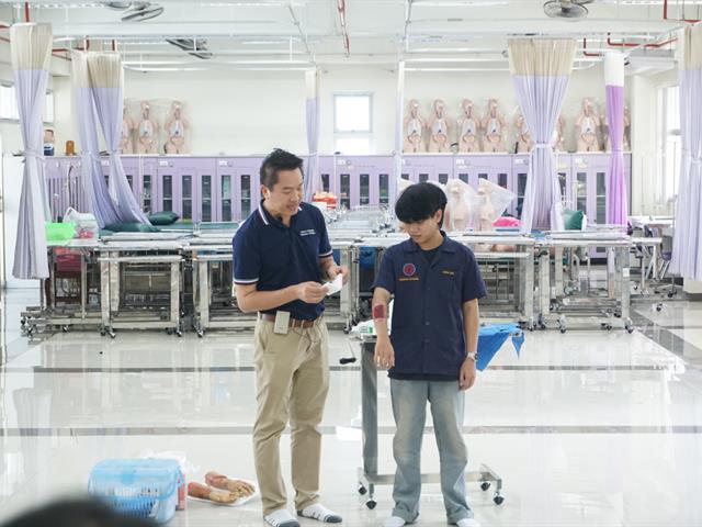 คณะวิศวกรรมศาสตร์ จัดอบรมการปฐมพยาบาลเบื้องต้น เสริมทักษะผู้นำนิสิตพร้อมรับมือเหตุฉุกเฉิน