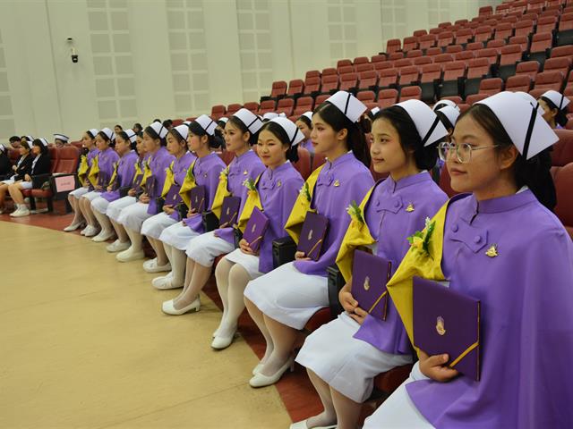 พิธีมอบใบประกาศนียบัตร หลักสูตรประกาศนียบัตรผู้ช่วยพยาบาล ปีการศึกษา 2568