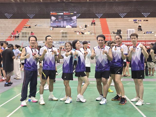 ขอแสดงความยินดีกับ อาจารย์วิชุดา พิพิธพิบูลย์สุขที่สามารถคว้าเหรียญทองแดงในการแข่งขันกีฬาแบดมินตัน ประเภทหญิงคู่
