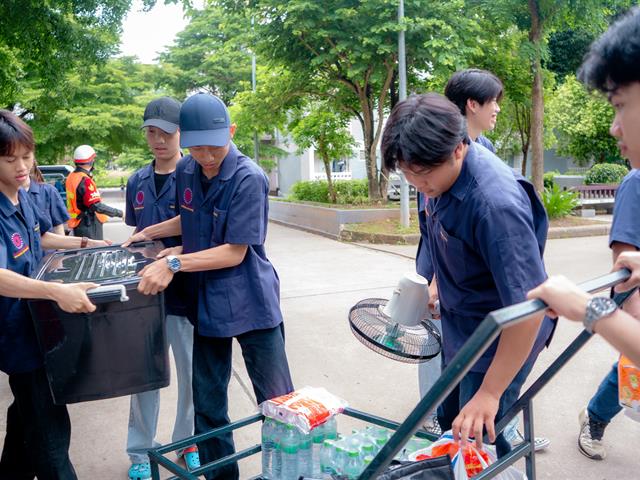 สโมสรนิสิตวิศวกรรมศาสตร์ จัดกิจกรรม EN EXPRESS 2569 รุ่นพี่อาสาช่วยน้องขนของ ต้อนรับนิสิตใหม่
