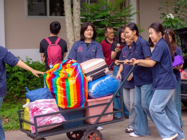 สโมสรนิสิตวิศวกรรมศาสตร์ จัดกิจกรรม EN EXPRESS 2569 รุ่นพี่อาสาช่วยน้องขนของ ต้อนรับนิสิตใหม่