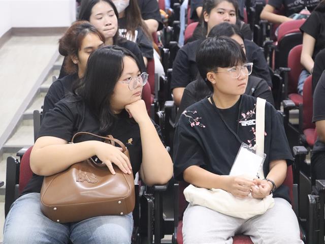 คณะรัฐศาสตร์และสังคมศาสตร์ 