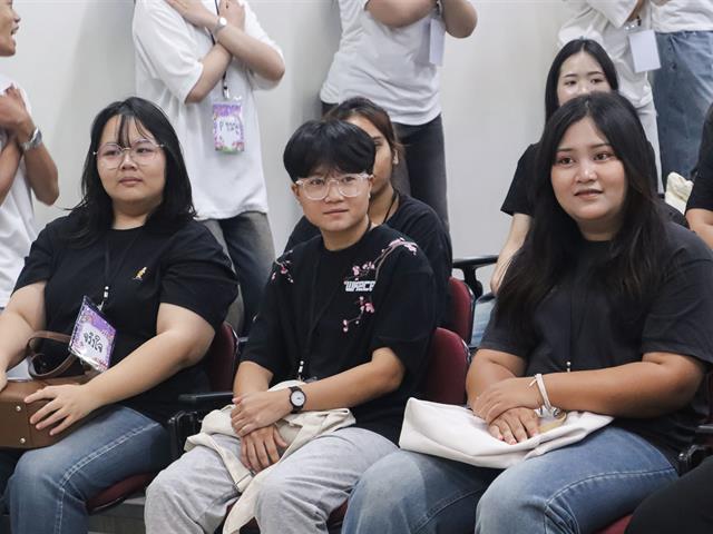 คณะรัฐศาสตร์และสังคมศาสตร์ 