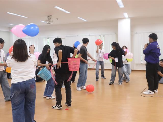 คณะรัฐศาสตร์และสังคมศาสตร์ 