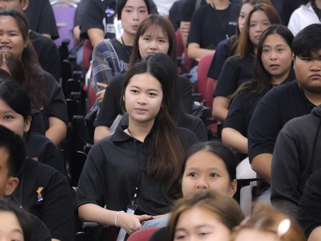 คณะรัฐศาสตร์และสังคมศาสตร์ 