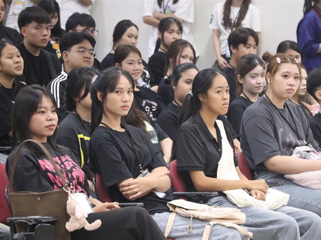 คณะรัฐศาสตร์และสังคมศาสตร์ 