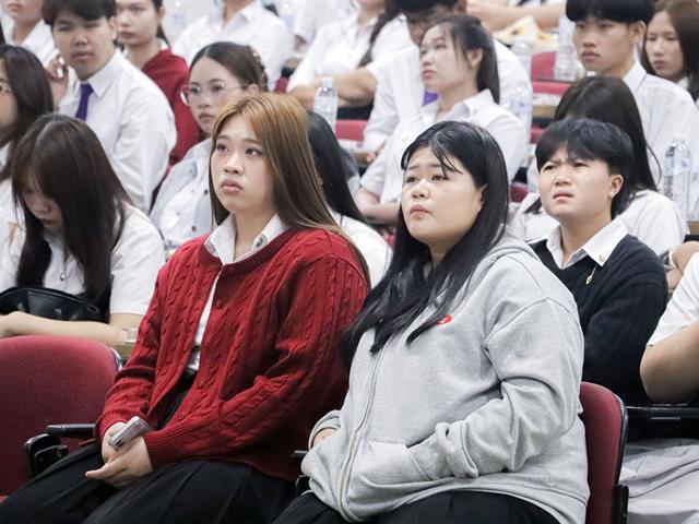 คณะรัฐศาสตร์และสังคมศาสตร์ 