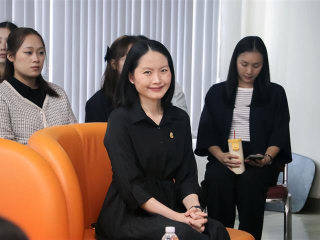 คณะรัฐศาสตร์และสังคมศาสตร์ 