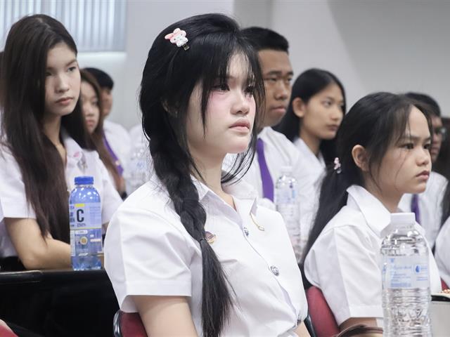 คณะรัฐศาสตร์และสังคมศาสตร์ 