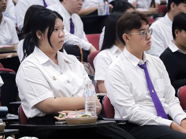 คณะรัฐศาสตร์และสังคมศาสตร์ 