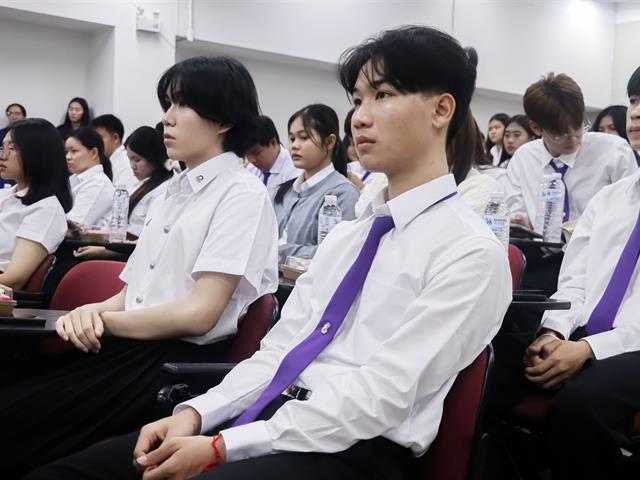 คณะรัฐศาสตร์และสังคมศาสตร์ 