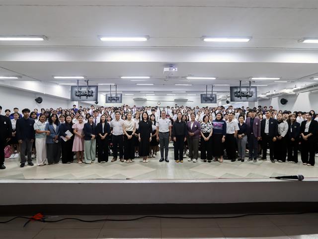 คณะรัฐศาสตร์และสังคมศาสตร์ 