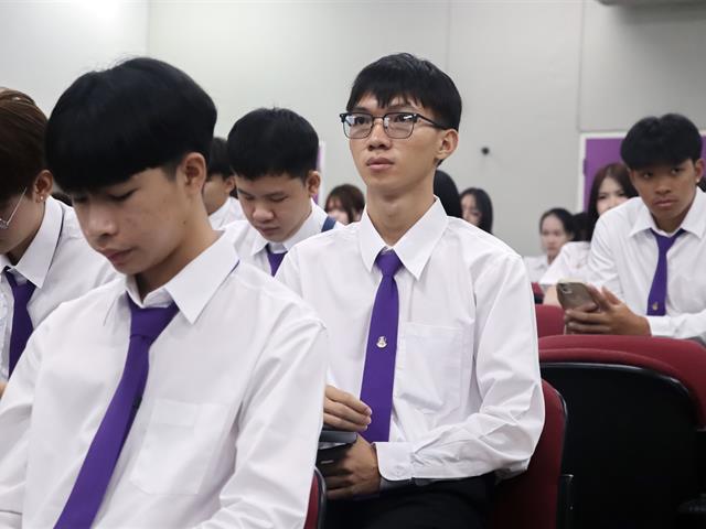 คณะรัฐศาสตร์และสังคมศาสตร์ 