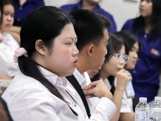 คณะรัฐศาสตร์และสังคมศาสตร์ 