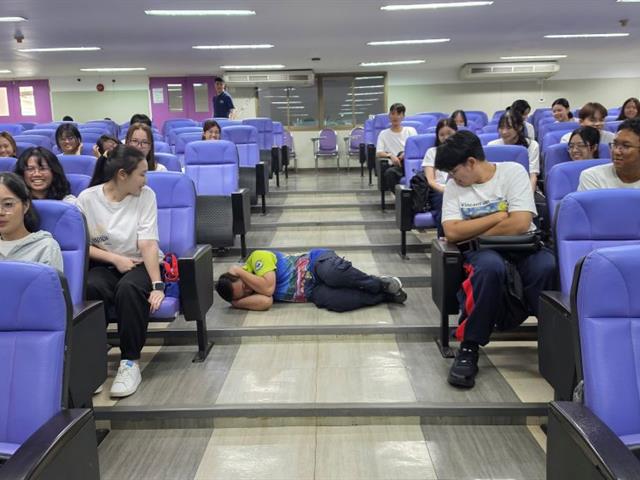 ตื่นรู้ ตื่นตัว ไม่ตื่นกลัว