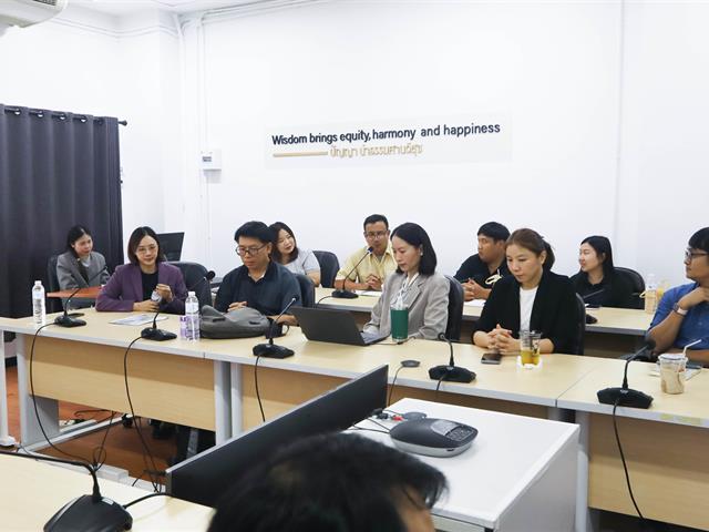 คณะรัฐศาสตร์และสังคมศาสตร์ 