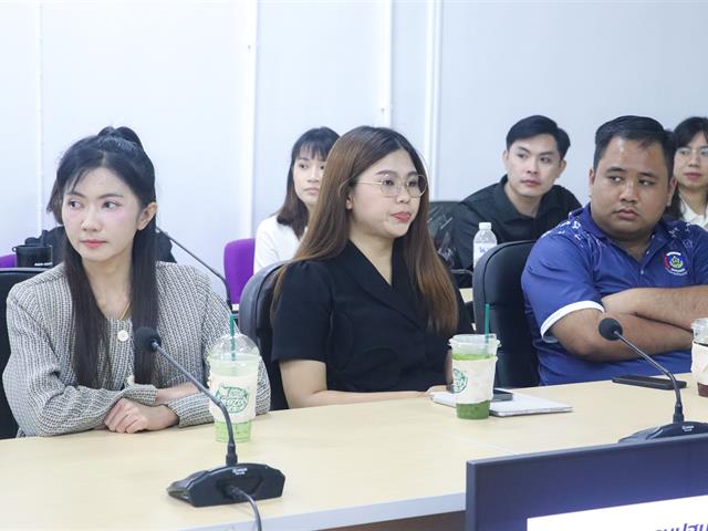 คณะรัฐศาสตร์และสังคมศาสตร์ 