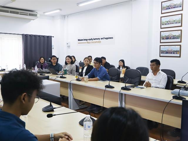 คณะรัฐศาสตร์และสังคมศาสตร์ 